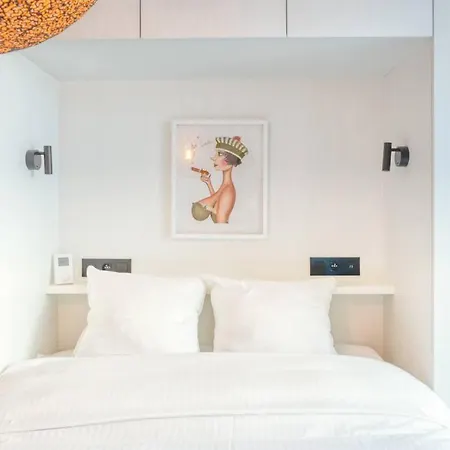 Апартаменты Seaside Apartment For 6 With Parking In Knokke *