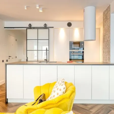 Seaside Apartment For 6 With Parking In Knokke Апартаменты