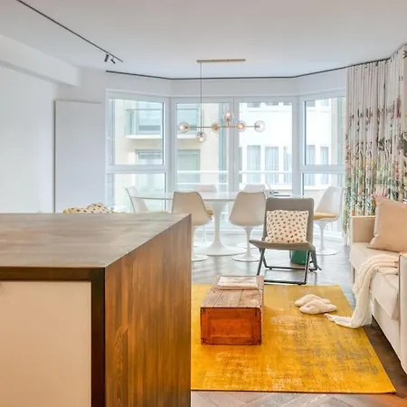 Апартаменты Seaside Apartment For 6 With Parking In Knokke Кнокке-Хейст