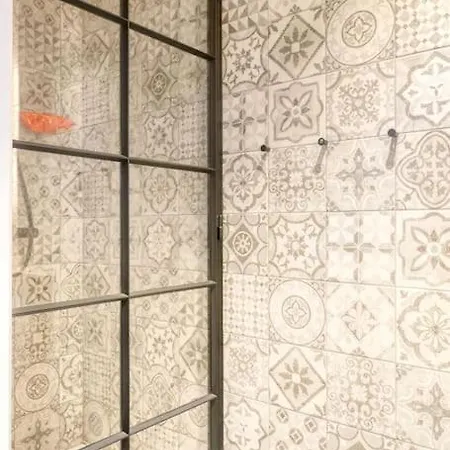 Апартаменты Seaside Haven For 6 With Parking In