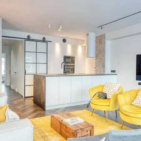 Seaside Apartment For 6 With Parking In Knokke Апартаменты *