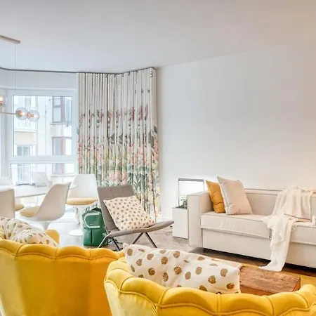 Apartment Seaside Haven For 6 With Parking In *