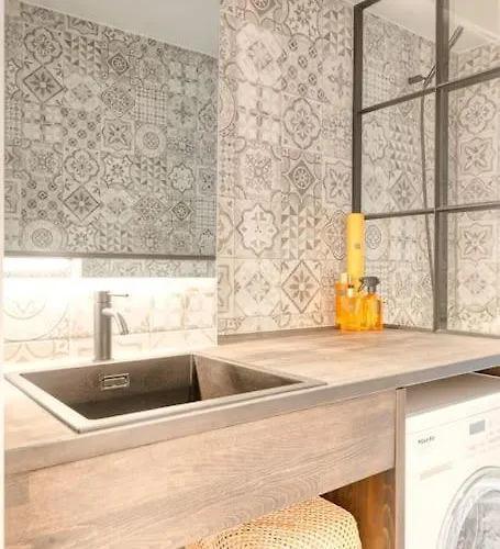 Seaside Haven For 6 With Parking In * 크노케-하이스트